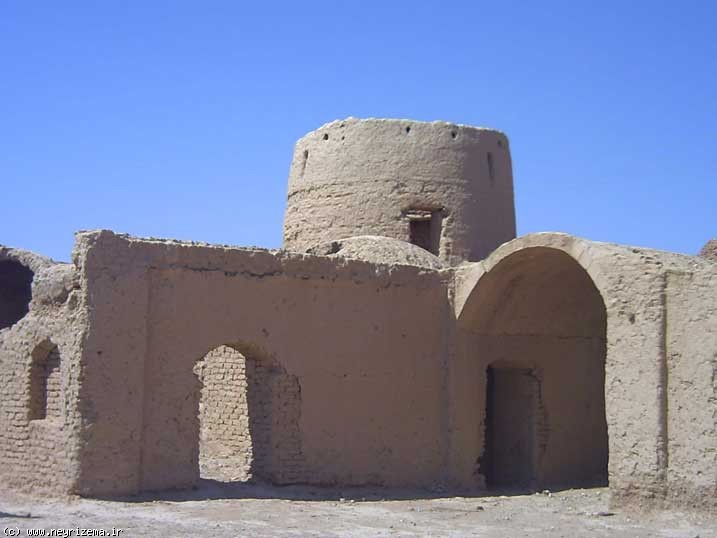 قلعه سوخک قطرویه: : دانشنامه گردشگری نی‌ریز
